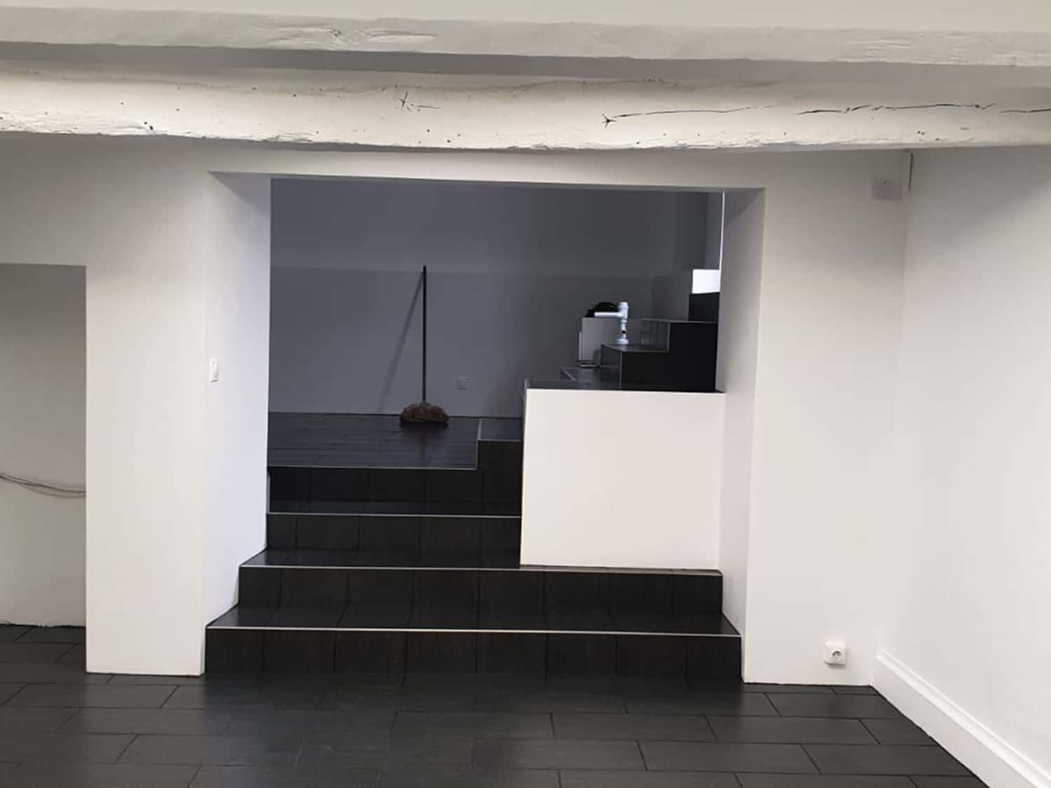 Photo avant/après de travaux réalisés par Oliveira - rénovation toiture, façade ou intérieur